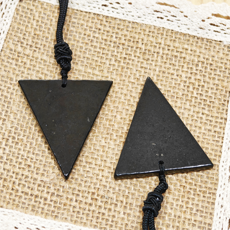 防电磁辐射首饰 俄罗斯次石墨Shungite 倒三角吊坠几何图案挂件