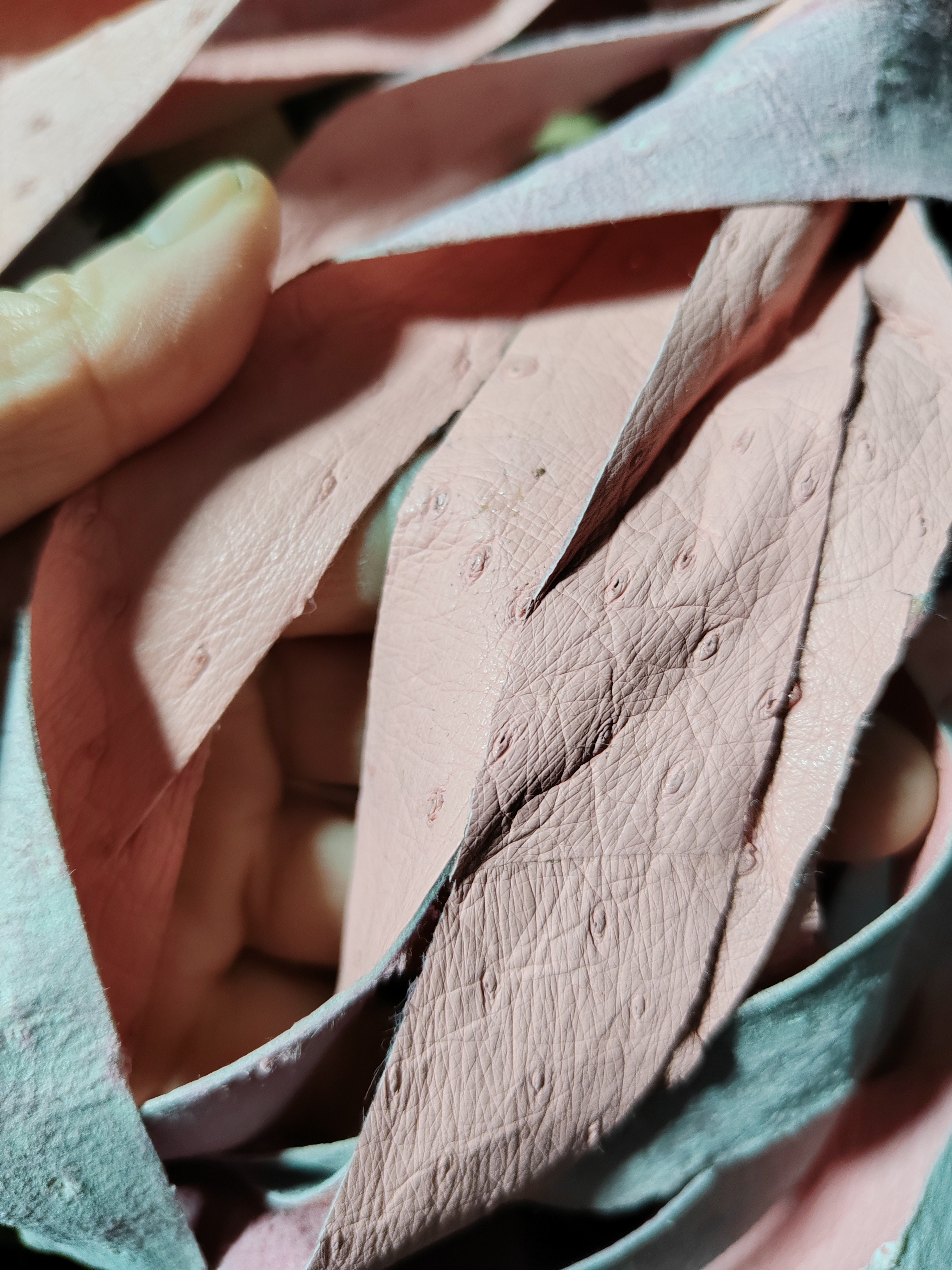 彩色鸵鸟包边皮条长70cm宽2㎝真皮编织手镯项链腰带皮鞭D1Y真皮料