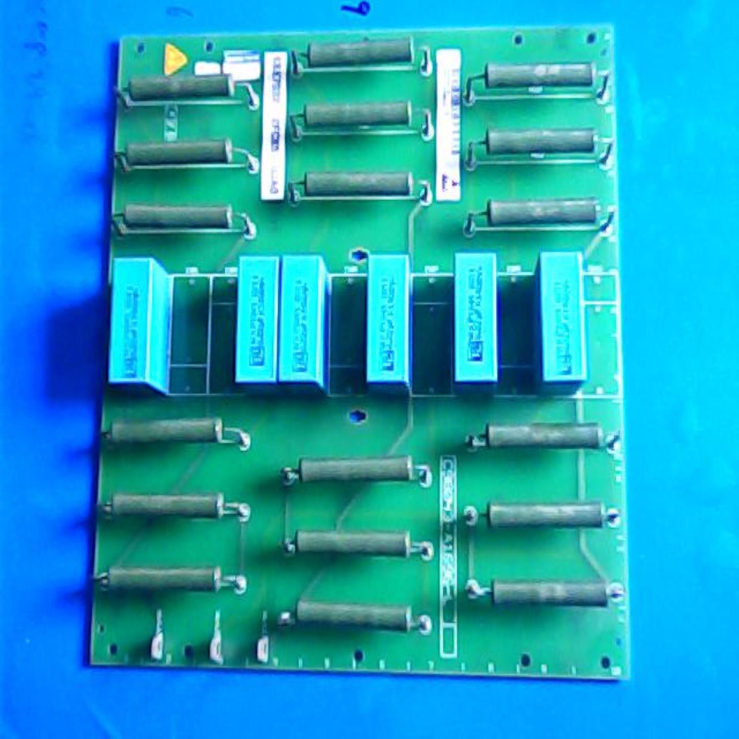 西门子 浪涌抑制器6SE7032-2FC85-0JA0 C98043-A1696-L1拆机