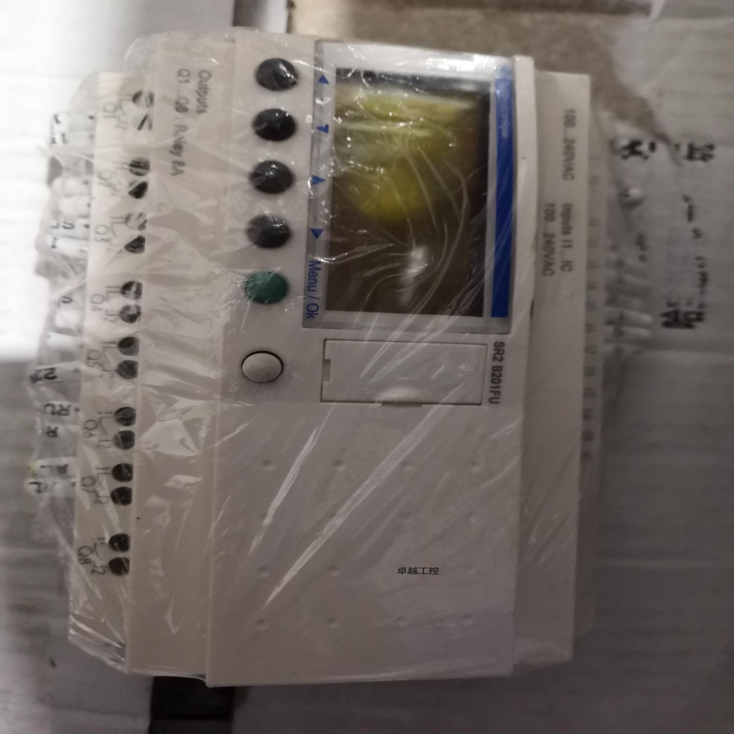 原装现货 SR2B201FU Zelio Logic控制器12输入8点输出