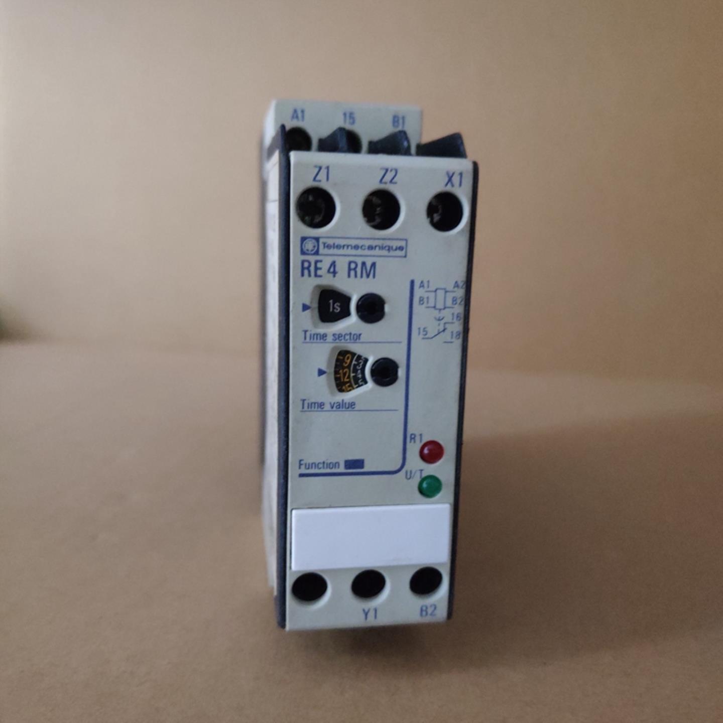 原装进口施耐德断电延时时间继电器 RE4RM11BU 005-300h现货议价