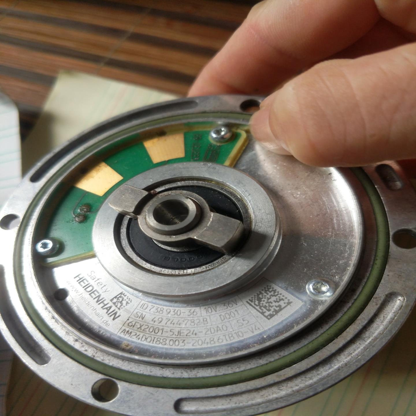 HEIDENHAIN 6FX2001-5JE24-2DA0 ID 738 930-36二手拆机编码器