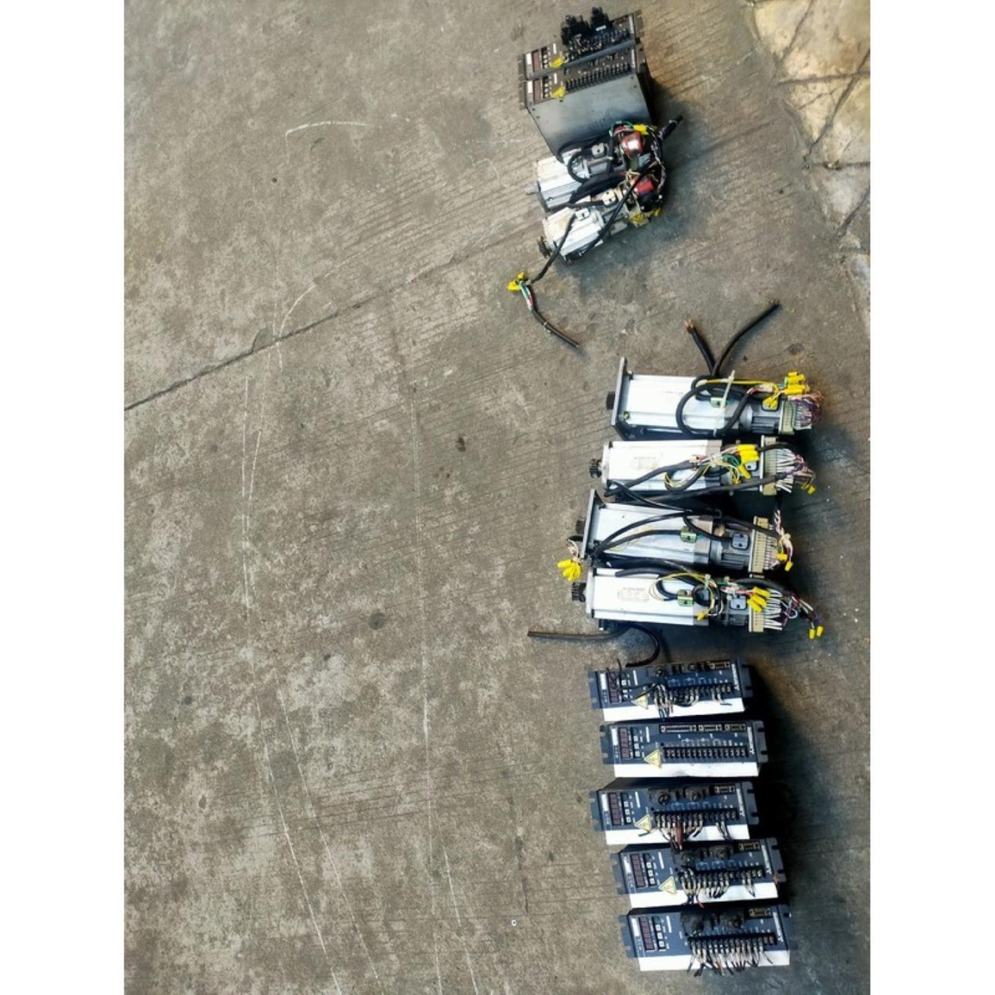 议价三菱机器人伺服电机MMB-077BBAB-A有4个伺服器M