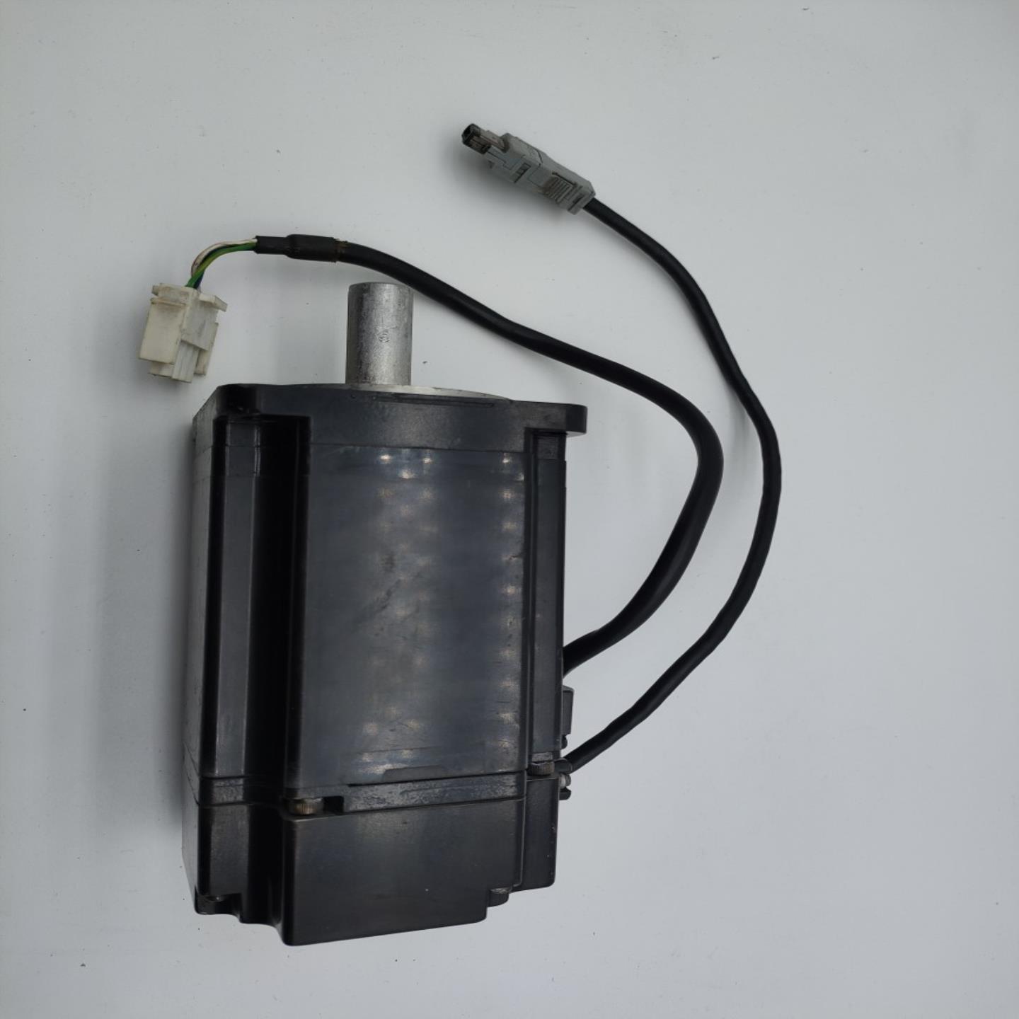 SGMAH-08AAA41安川伺服电机750W 一手拆机资源 成色漂亮