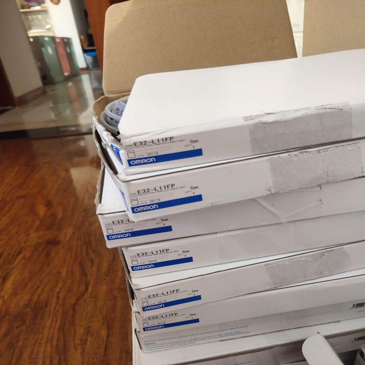 欧姆龙光纤放大器E32-L11FP现货议价