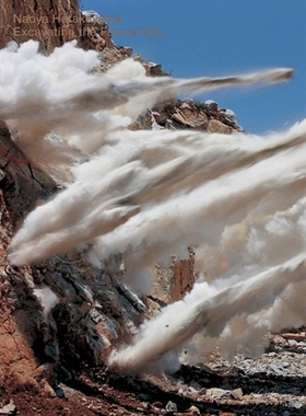 预订 Naoya Hatakeyama: Excavating the Future City 畠山 直哉: 挖掘将来之城: 9781597114325