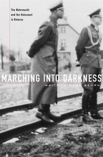 【预订】Marching into Darkness 9780674725508