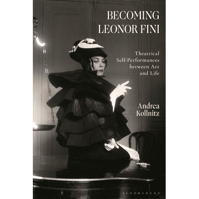 Theatrical Self-Performances between Art