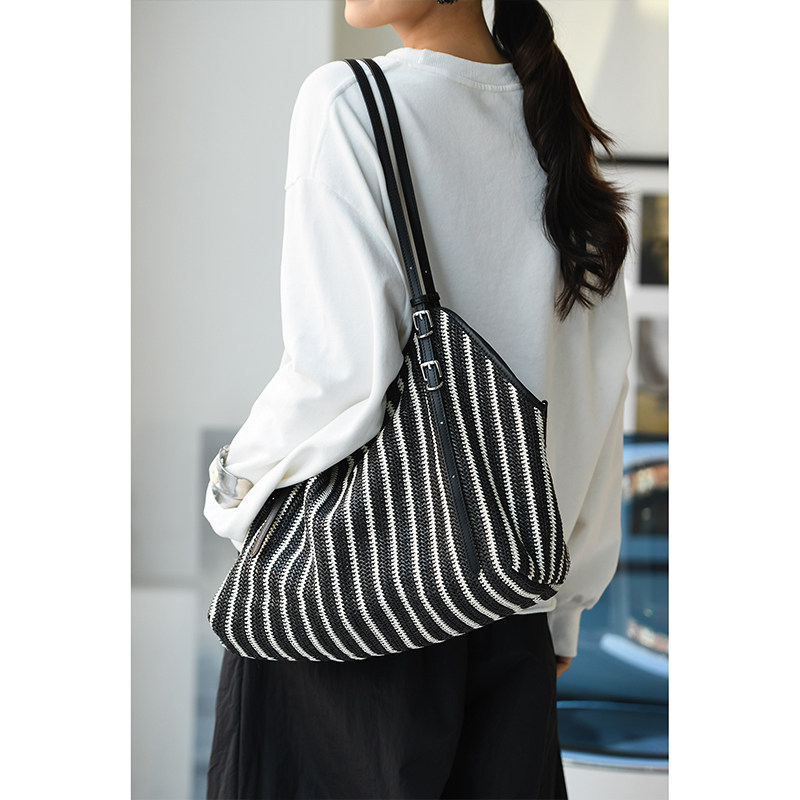 D86710 时尚简约黑白拼色斑马纹编织妈咪单肩包托特包女 米兰宣言