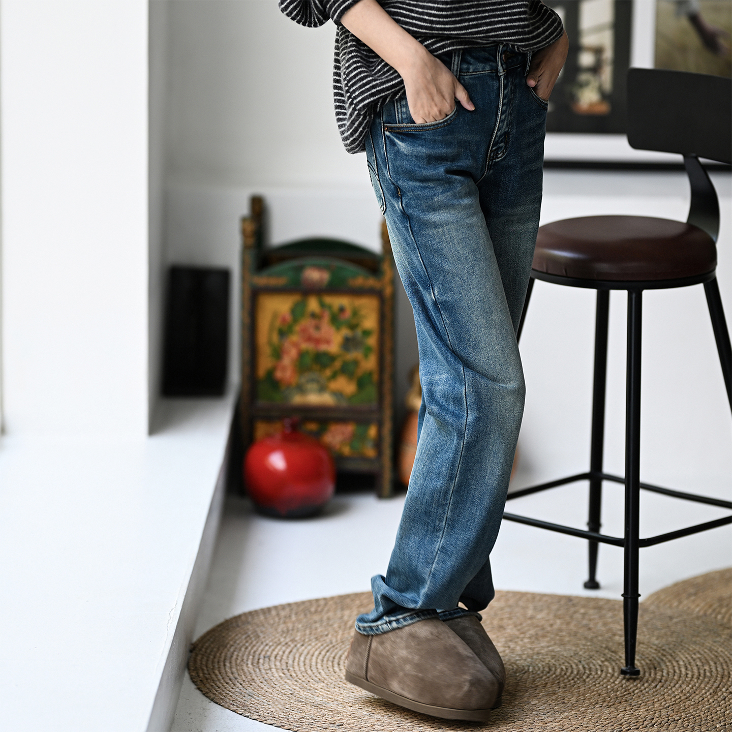 侧边磨色百搭显瘦加绒直筒牛仔裤