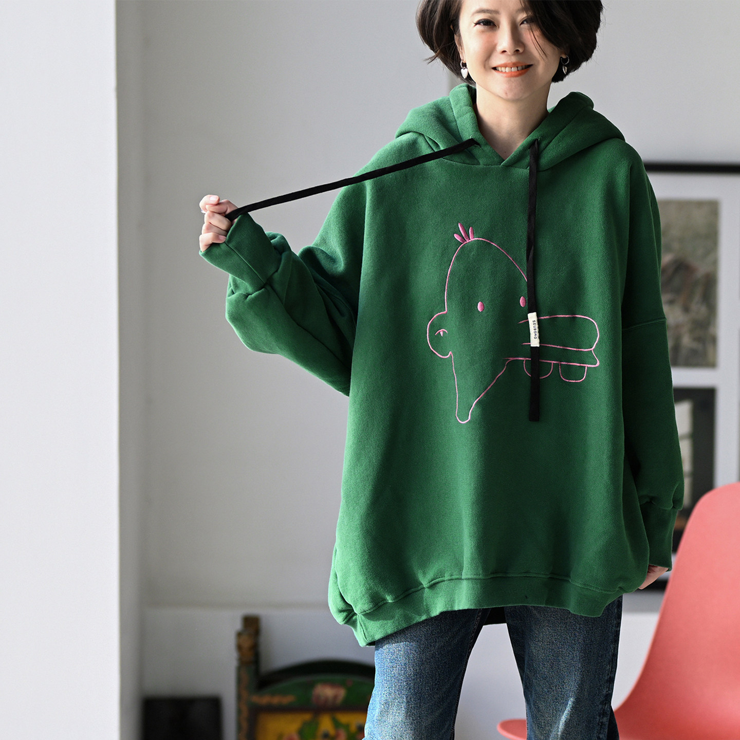 宽松大版刺绣卡通连帽加绒卫衣女