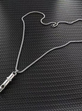 口哨吊坠项链男潮小众设计感嘻哈可吹响哨子长款卫衣链