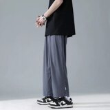 深灰色