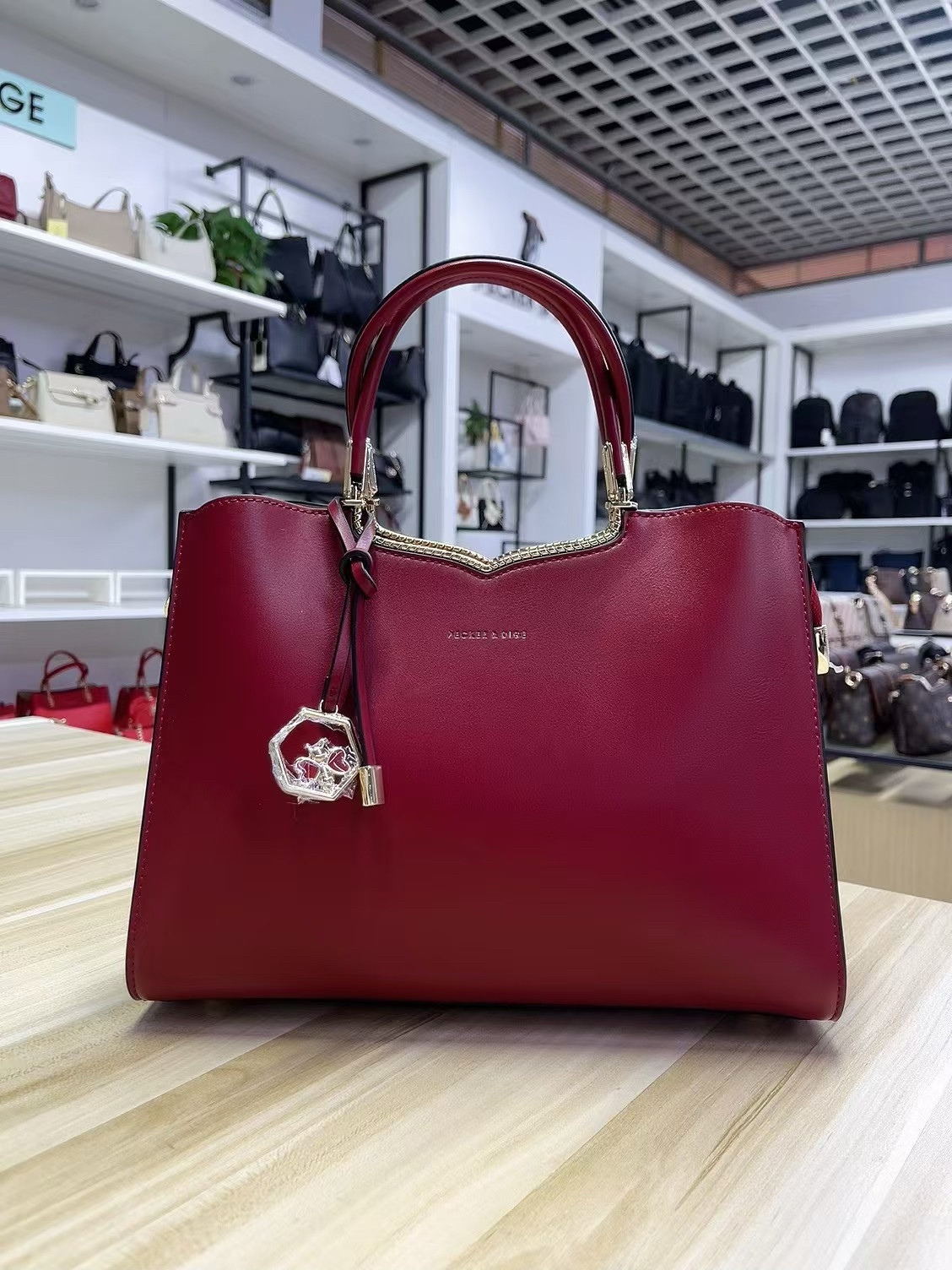 高级感小众女包红色手提包女士背包婚包单肩斜挎包大容量通勤百搭