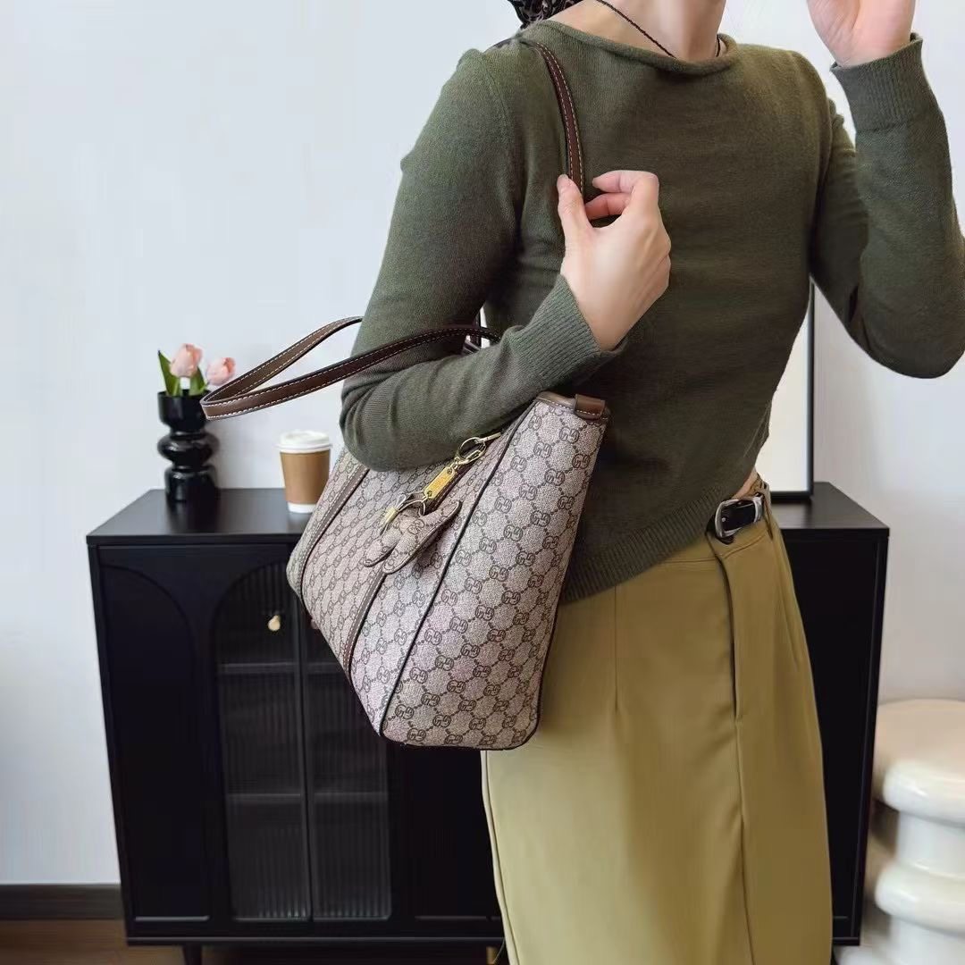 大容量托特包女2026新款时尚印花菜篮子百搭女士气质单肩通勤包