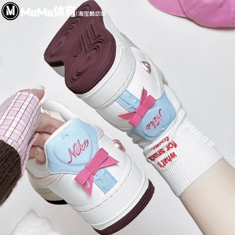 耐克女鞋2026情人节款甜美蝴蝶结空军一号粉蓝休闲板鞋IQ4937-161
