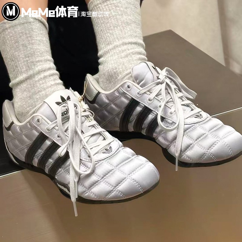 阿迪达斯三叶草女鞋2025冬季新品缎面薄底甜酷赛车风休闲鞋JS0284