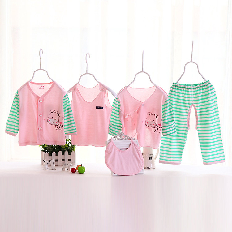 Coffret cadeau pour bébé - vêtements - Ref 1966254 Image 1