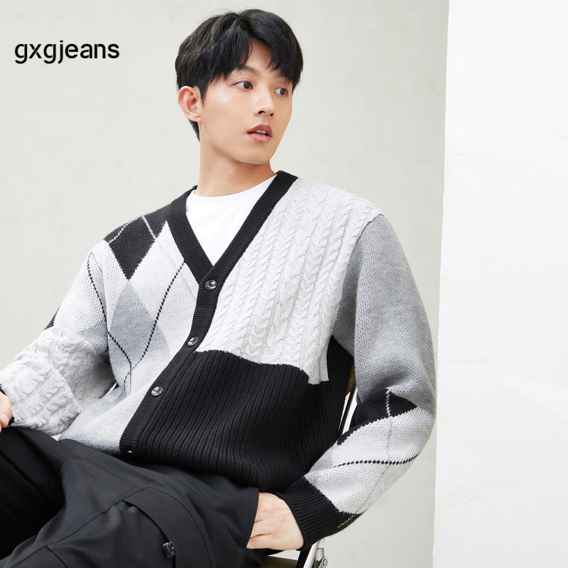 撞色开襟毛衫，复古简约