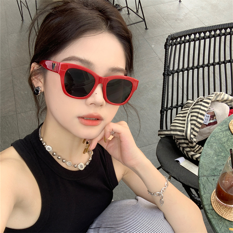 MELIYA度假风方形太阳眼镜韩版高级感百搭防紫外线复古红色墨镜女