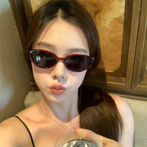 MELIYA2025新品个性三角猫眼墨镜太阳镜女美式ins纯欲红色防晒潮