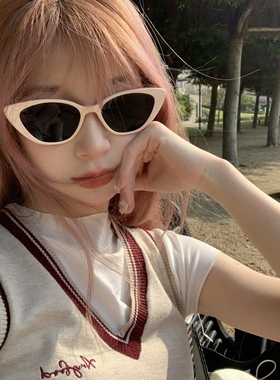 MELIYA复古三角猫眼小脸墨镜女高级感ins白色框防晒拍照太阳眼镜