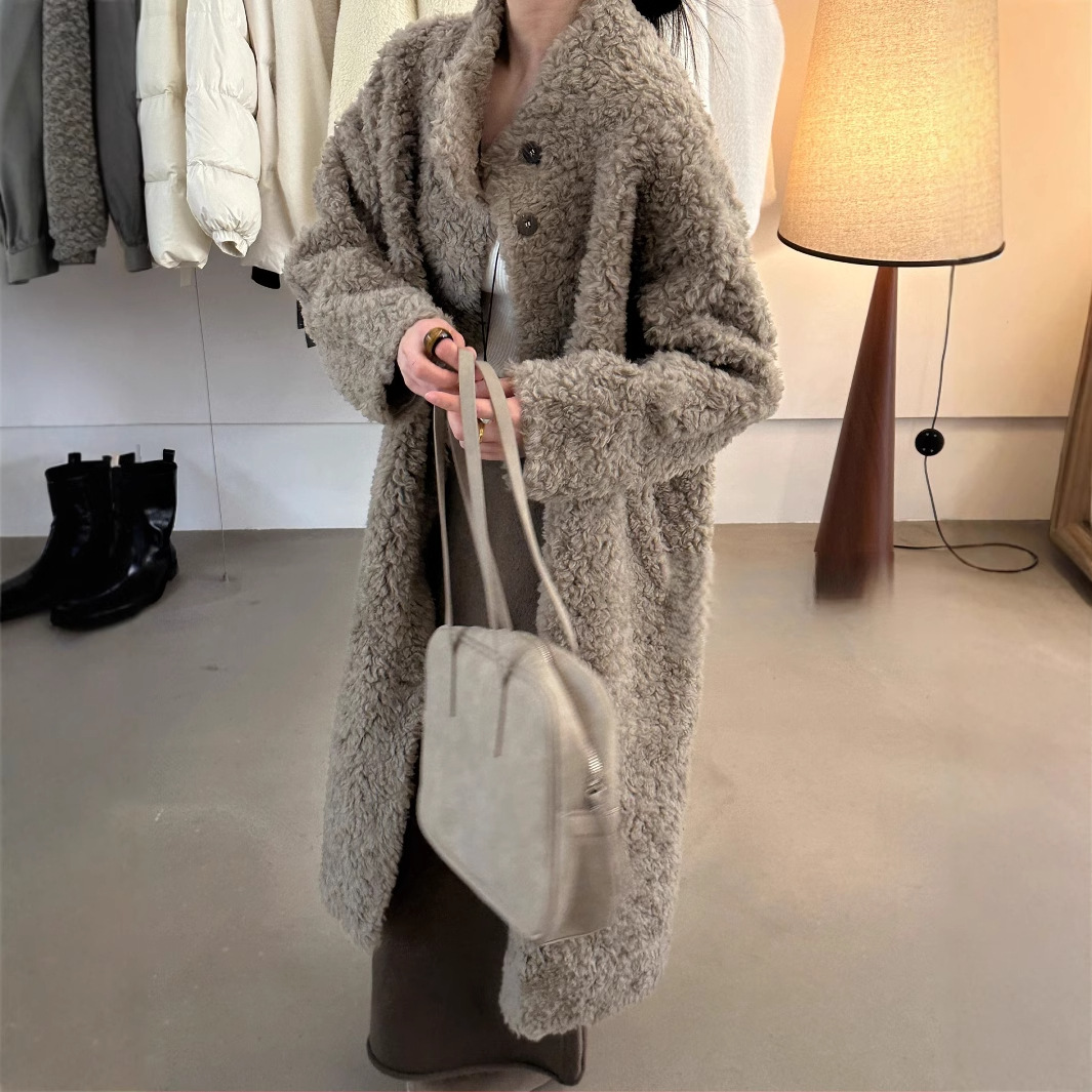 法式慵懒长款羊剪毛外套~沐泽女装冬爆款柔软羊羔毛皮毛一体K8620