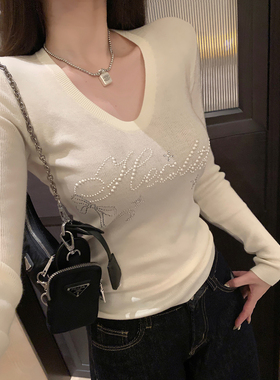 庄大泥 高级感拿捏～奶油白v领重工珍珠羊毛修身针织衫长袖女