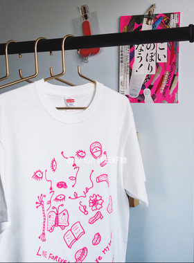 草间弥生YAYOI KUSAMA品牌粉色荧光卡通线描男女同款白色T恤衣服