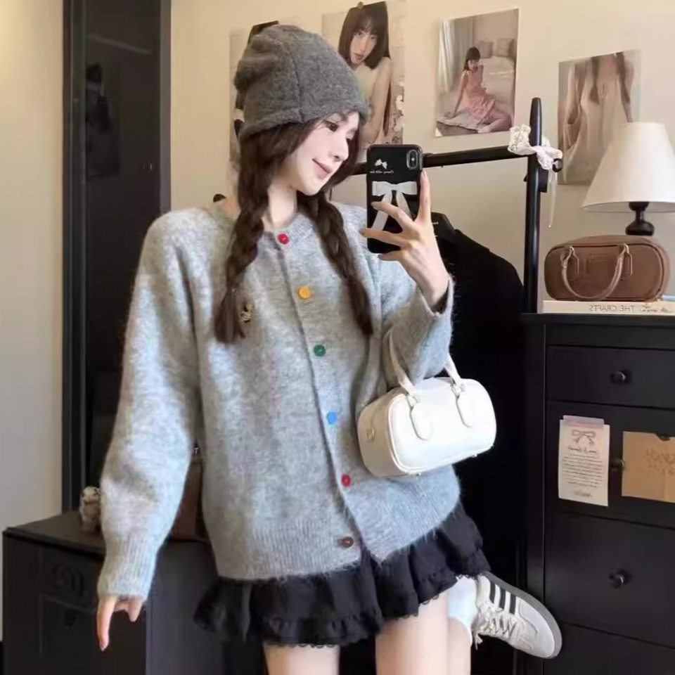 PPHOME彩色扣设计感卡通刺绣针织开衫毛衣女秋季甜美软糯宽