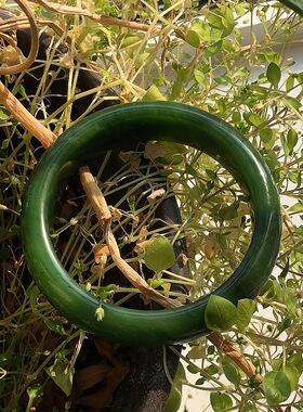 60.8大圈口新疆碧玉手镯满色菠菜绿老料厚重款宽版玉镯送妈妈礼物