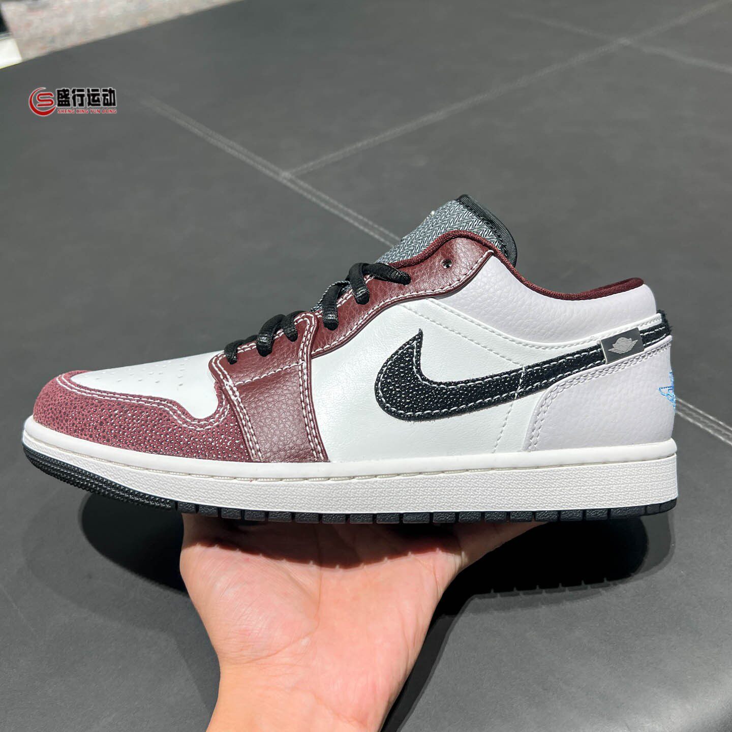Nike耐克男鞋2026年冬新款AJ1运动休闲复古耐磨篮球鞋 IZ5846-101