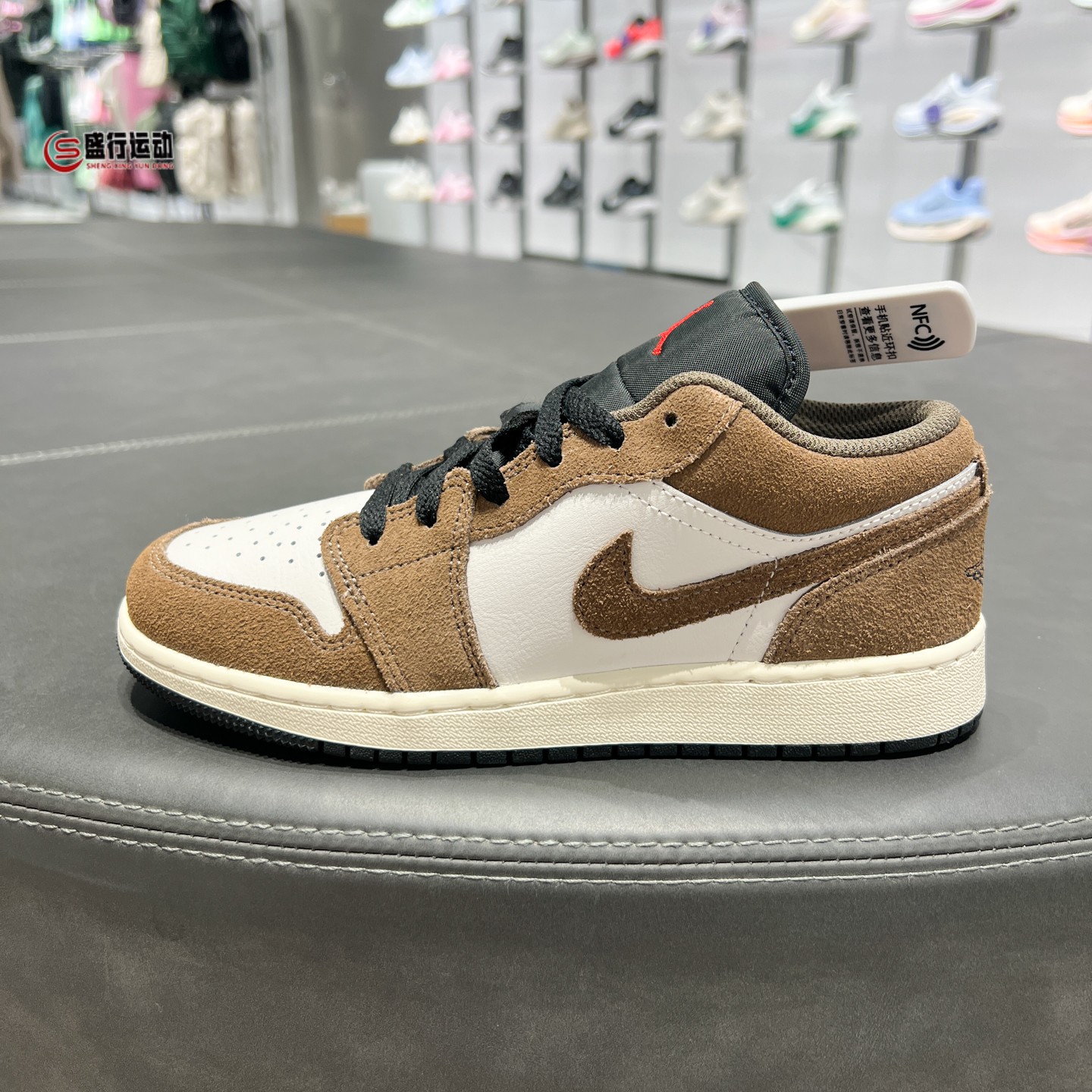 Nike耐克大童2026秋新款AJ1复古翻毛皮运动休闲篮球鞋 553560-200