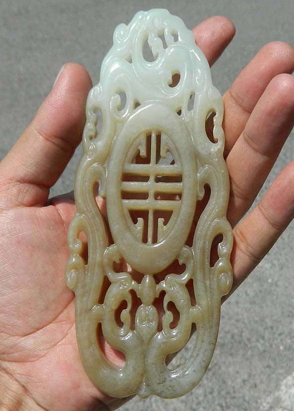 彩云轩精品玉器156克新疆和田玉且末糖白玉龙凤呈祥手把件挂件