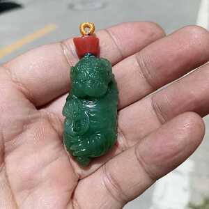 新疆和田玉碧玉阳绿挂件吊坠