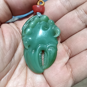 和田玉碧玉灵活猫眼挂件吊坠