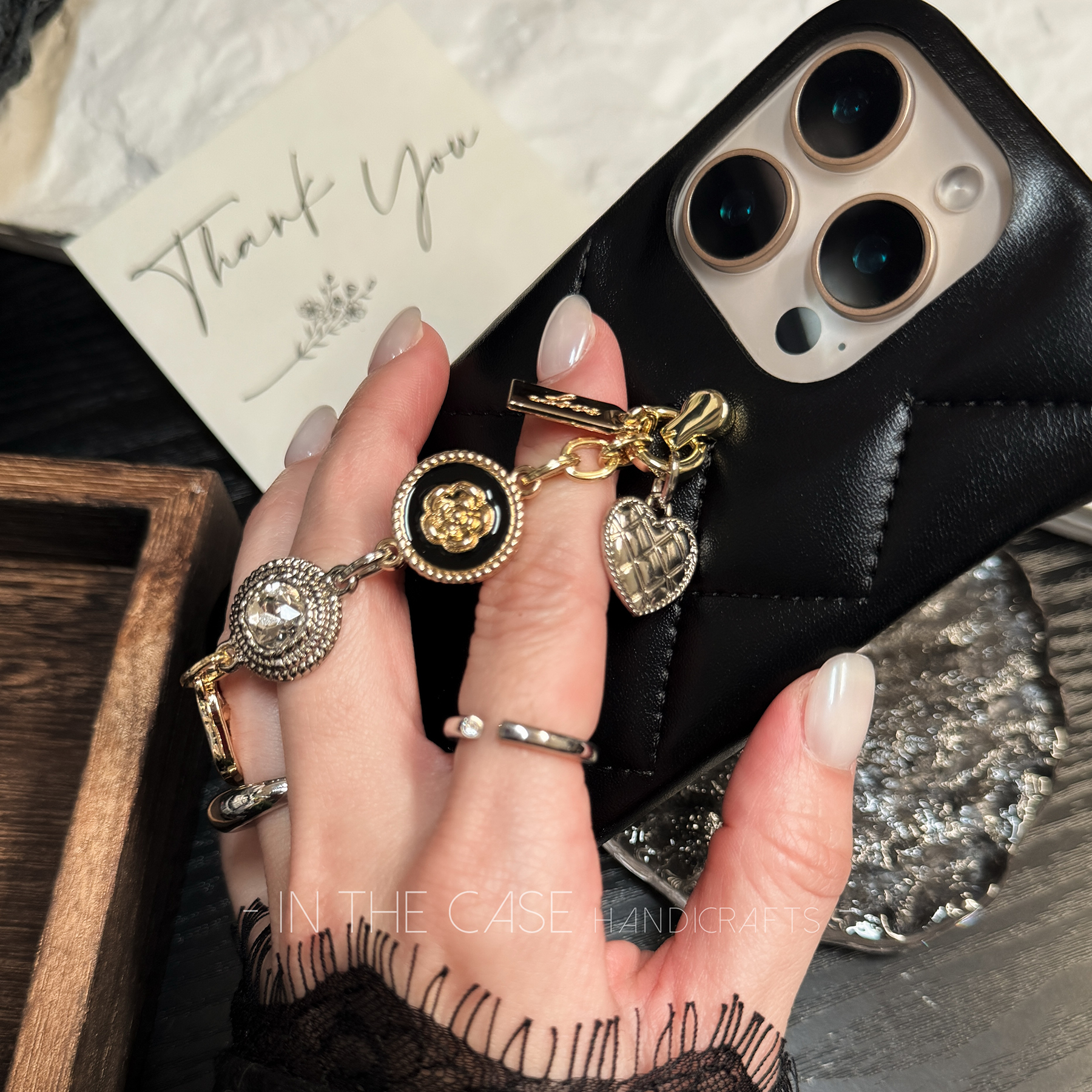 轻奢黑金钱币金属链防摔皮手机壳