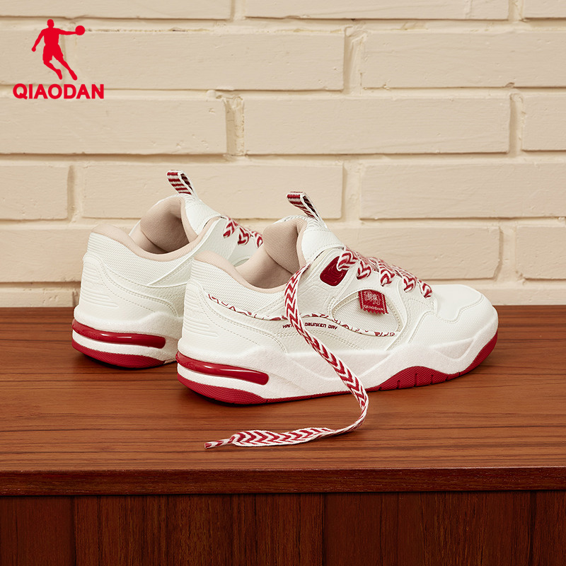 乔丹复古面包鞋冬季新品皮面潮流学生男款本命年红色运动板鞋增高