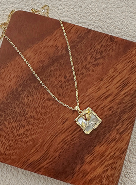 小众设计白贝母玫瑰花项链高级感