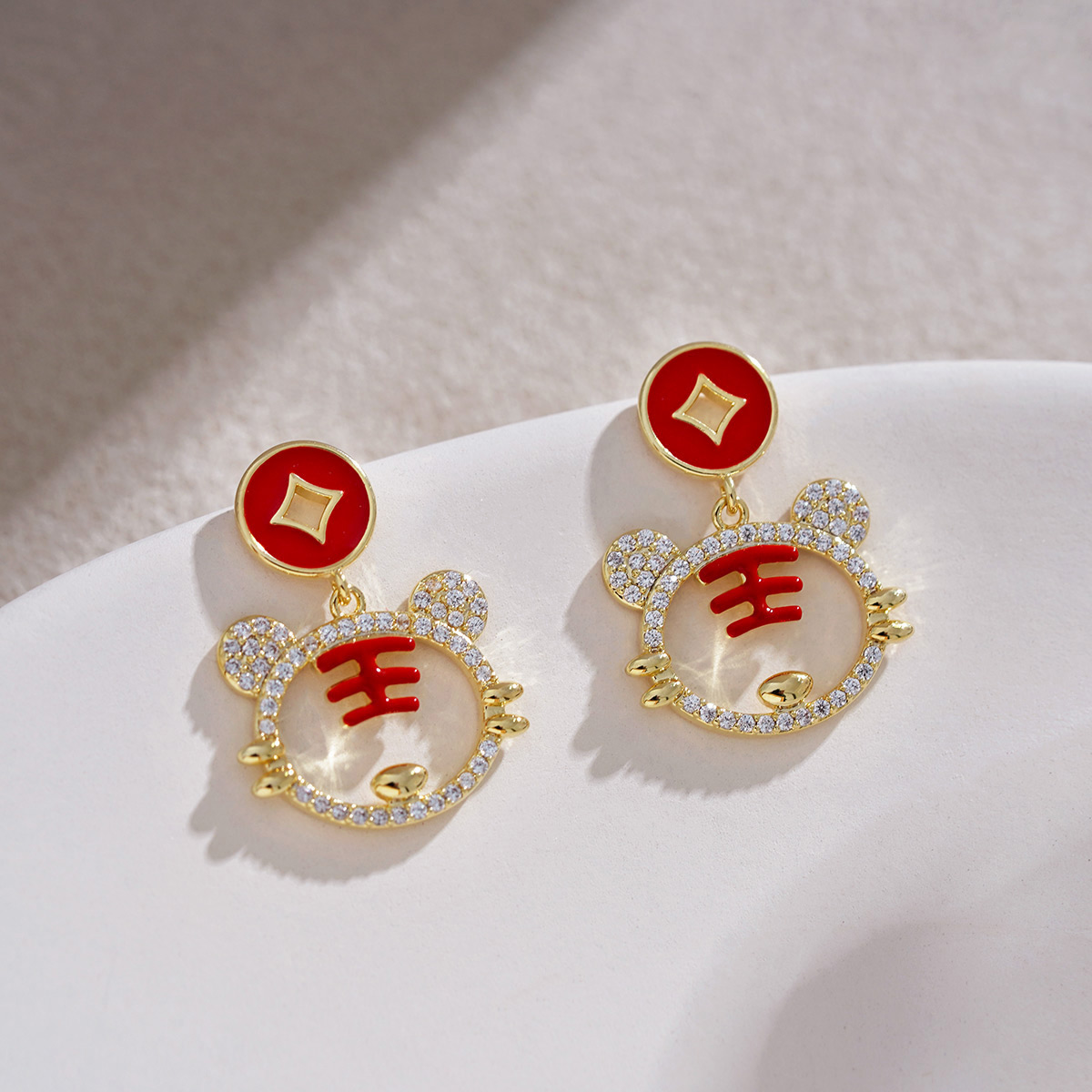 本命年小老虎耳钉设计感高级