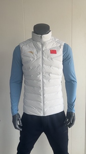 安踏2024赞助马甲中国代表团国家队沙粒灰羽绒马甲运动马甲国服