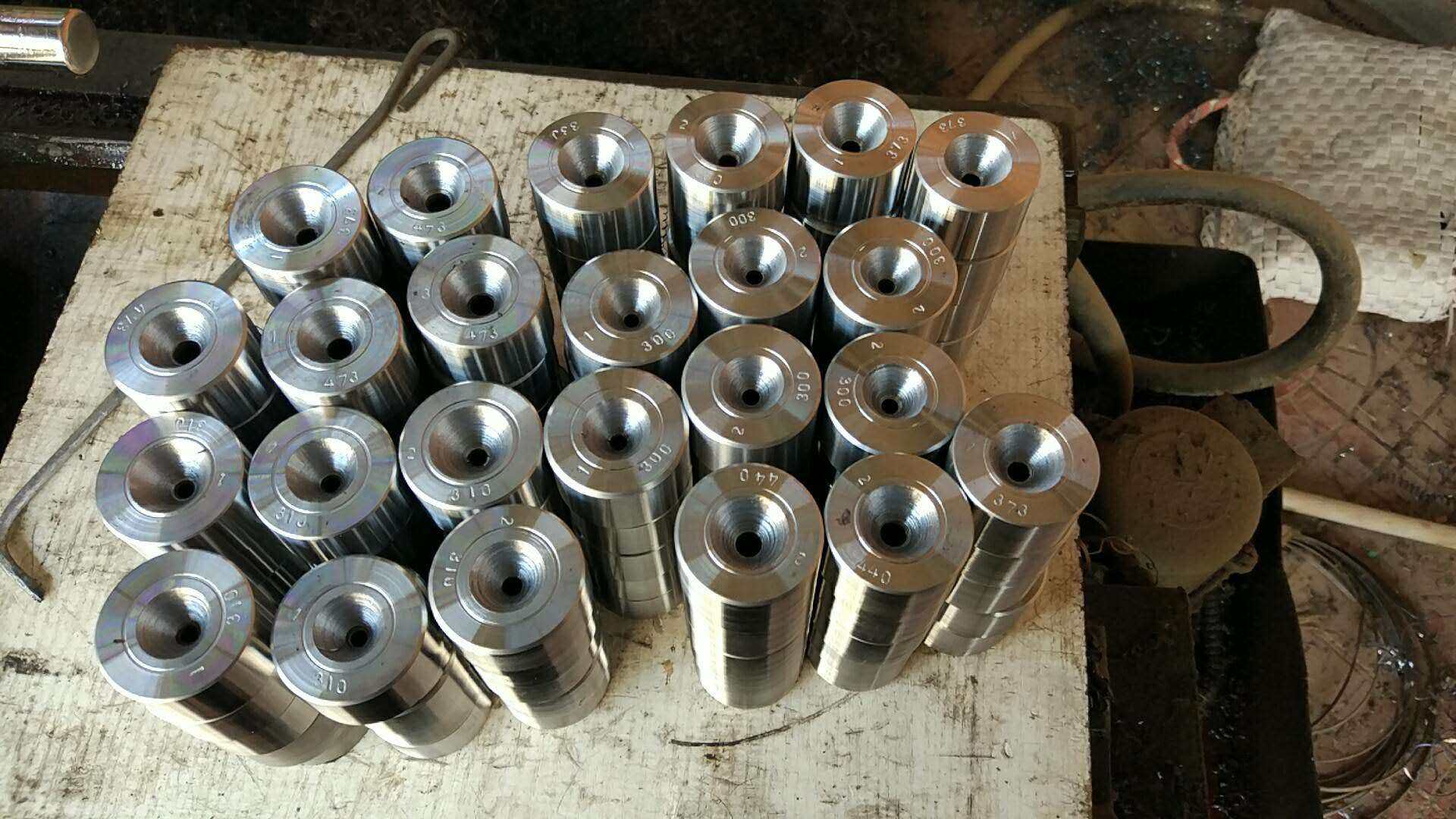聚晶拉丝模具日盛定做批发