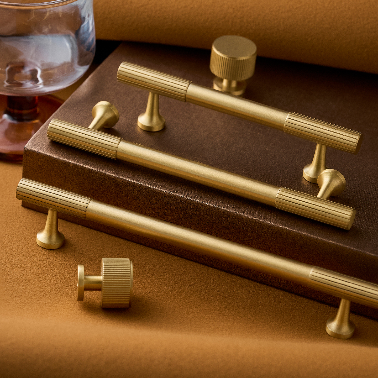 屿铜拉手柜门黄铜轻奢百搭长把手