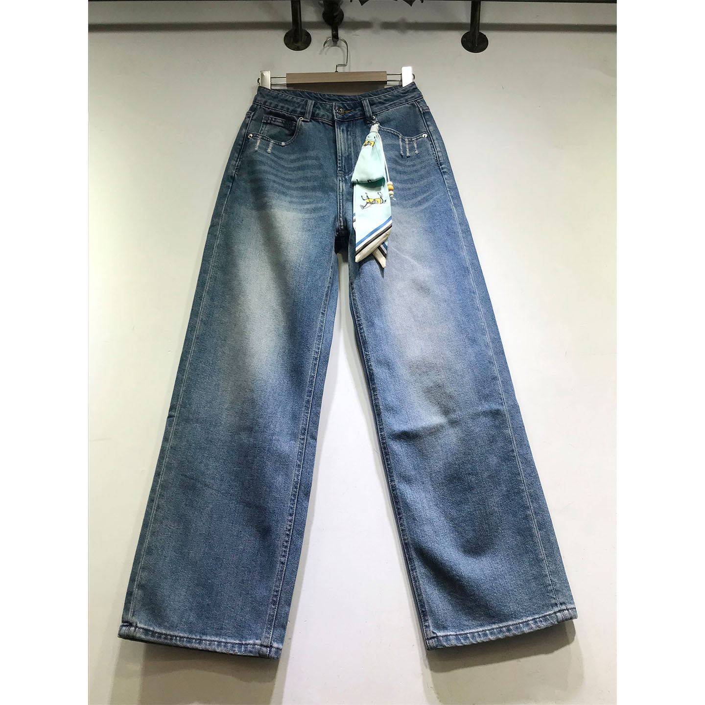 E野视角直筒裤女2026年春季拖地牛仔裤口袋磨破窄版阔腿裤61130
