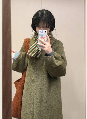 复古绿色灯笼袖呢子大衣