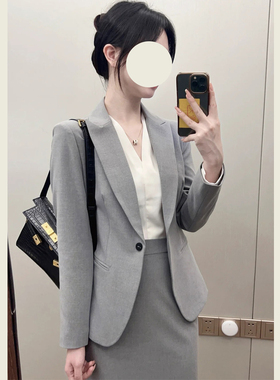 韩系高级感灰色西装套装女春秋季通勤气质小个子西装半身裙两件套