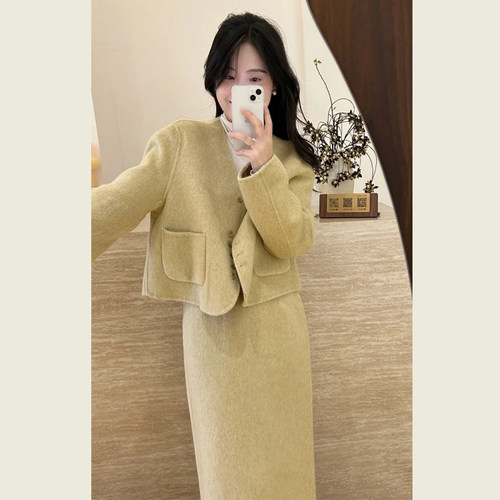 黄色小香风毛呢两件套