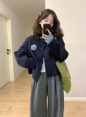 深藏青色圆领单排扣毛呢外套