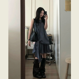 日系设计感拼接格纹无袖连衣裙女夏季小个子不规则百褶背心短裙
