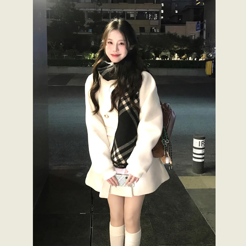 韩系米白色立领双排扣呢子大衣